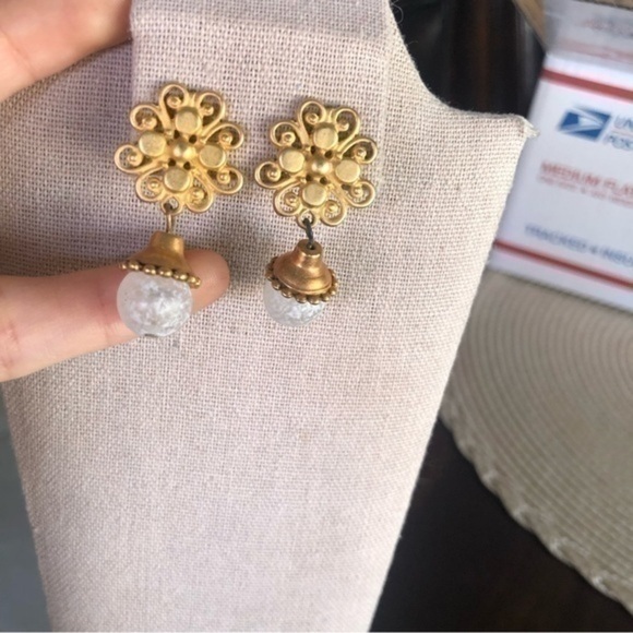 Vintage Pierced Earrings - Picture 2 of 4